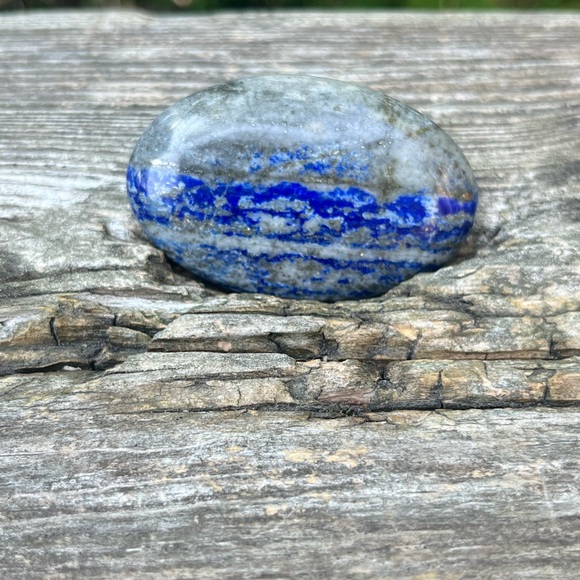 Lapis Lazuli Palm Stone - Picture 2 of 8
